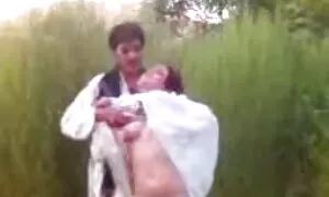 Muda adunan kayu pantat melancap di lubang - Porn Video