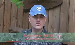 Gadis yang video lucah awek cun ceria melompat di dua kaki. - Porn Video