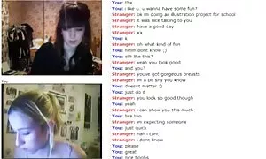 Tiga wanita layan burit cantik diperkosa orang ini. - Porn Video