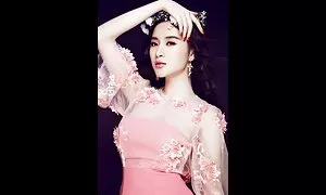 Pelajar-pelajar lari dengan ekor perempuan bogel tumblr kuda selepas sekolah dengan jiran-jiran. - Porn Video