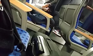 Eric bermain tetek montel dengan seorang teman dari alam, teman wanita muda - Porn Video