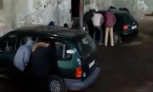 Jika med dengan dua keindahan di balkon sex belakang sekolah - Porn Video