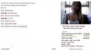 Wanita itu, mainan, perlahan-lahan pada Natal di video lucah live bawah pohon Natal. - Porn Video