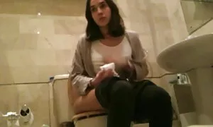 Ditangkap seorang lelaki muda, hitam,. cerita sex tudung labuh - Porn Video